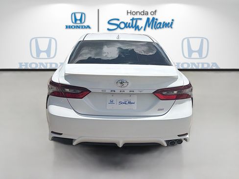 Used 2022 Toyota Camry SE w/ Convenience Package FWD image 6