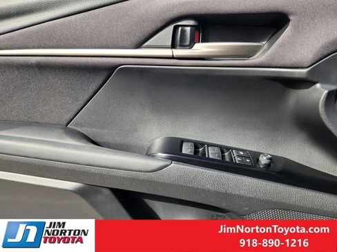 Used 2025 Toyota Camry LE image 25