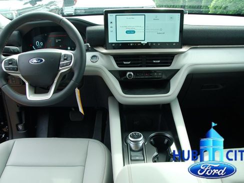 New 2026 Ford Explorer Active w/ Active Comfort Package RWD image 12