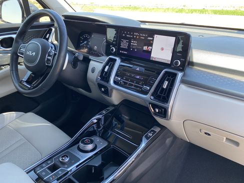 Used 2023 Kia Sorento SX Prestige w/ Panoramic Sunroof Package AWD/4WD image 12