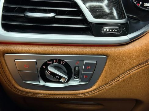 Used 2019 BMW 740i w/ M Sport Package RWD image 30