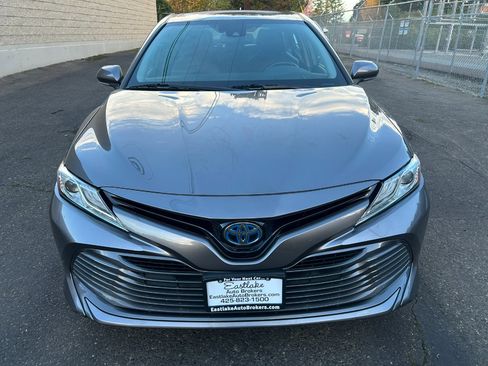 Used 2019 Toyota Camry XLE image 2