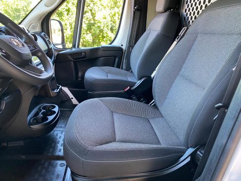 Used 2025 RAM ProMaster 2500 w/ U-Haul Equipment Group FWD image 26