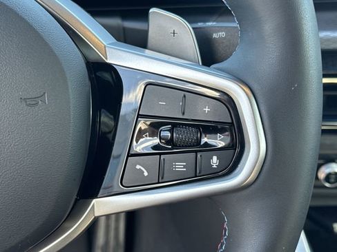 Used 2025 BMW M440i Convertible w/ Premium Package image 10