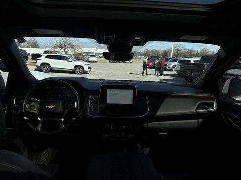 Used 2023 Chevrolet Suburban High Country image 21