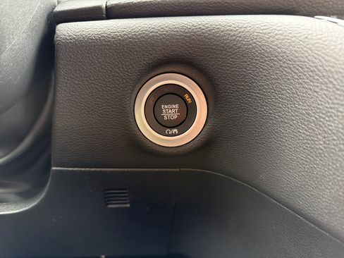 New 2026 Chrysler Pacifica Select AWD/4WD image 17