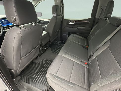 Used 2023 Chevrolet Silverado 1500 LT AWD/4WD image 9