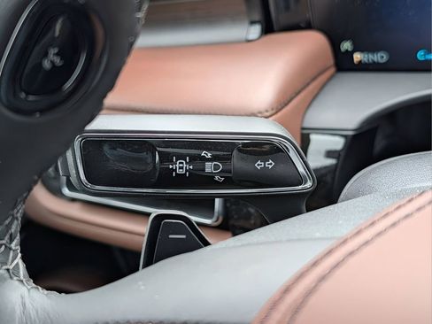 Used 2025 Lincoln Aviator Reserve w/ Luxury Package image 27