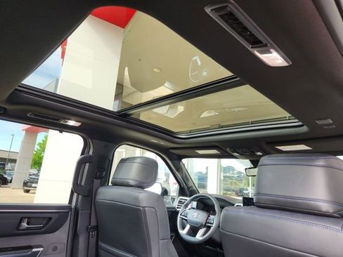Certified 2024 Toyota Sequoia Platinum AWD/4WD image 27