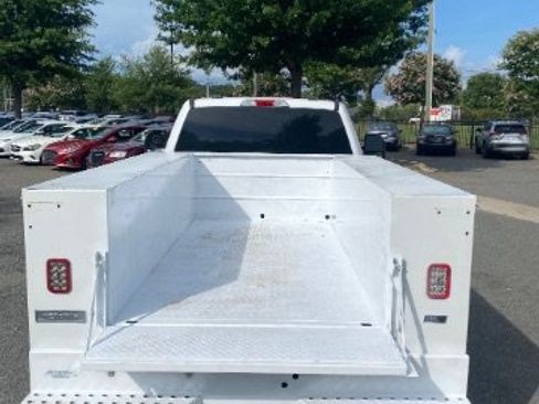 Used 2022 Ford F250 XL w/ Power Equipment Group AWD/4WD image 5