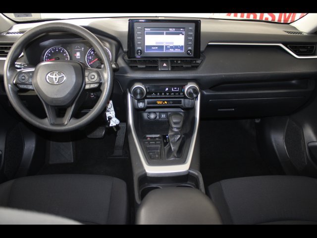 Used 2019 Toyota RAV4 LE FWD image 14