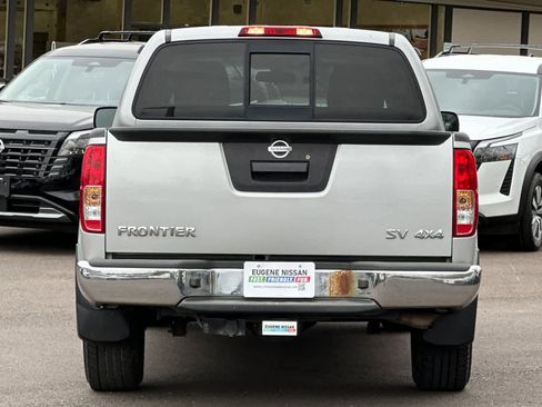 Used 2018 Nissan Frontier SV image 7