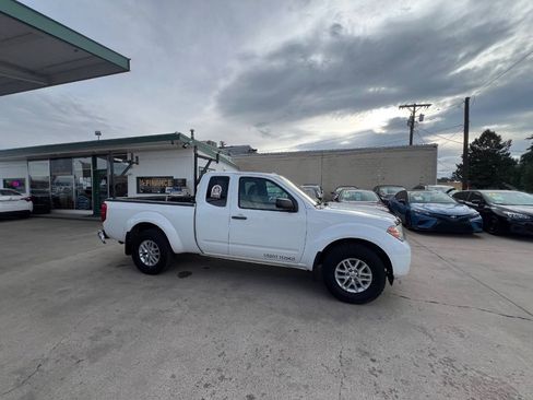 Used 2017 Nissan Frontier SV AWD/4WD image 14