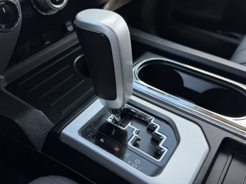 Used 2018 Toyota Tundra Limited w/ Limited Premium Package AWD/4WD image 18