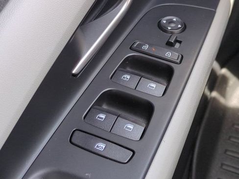 Used 2025 Hyundai Elantra Limited FWD image 24