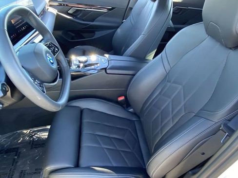 Certified 2025 BMW i5 eDrive40i w/ Premium Package image 21