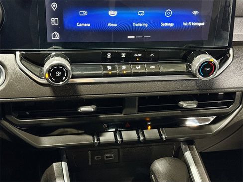 Used 2024 Chevrolet Colorado Trail Boss w/ Technology Package image 19