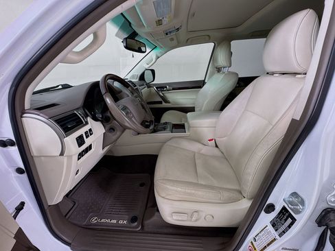 Used 2019 Lexus GX 460 Premium w/ Premium Package image 22