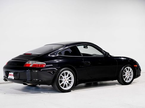Used 2004 Porsche 911 Carrera RWD image 3