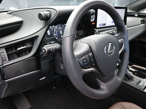 Certified 2025 Lexus ES 350 w/ Premium Package image 12