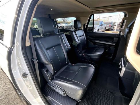 Used 2022 Ford Expedition Max XLT image 29