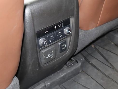 Used 2018 Buick Enclave Avenir w/ Avenir Technology Package image 21