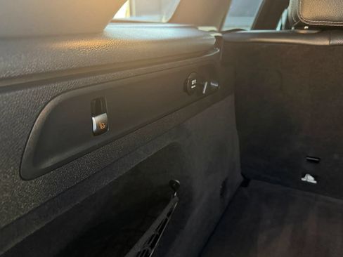 Used 2019 Mercedes-Benz GLC 300 4MATIC image 25