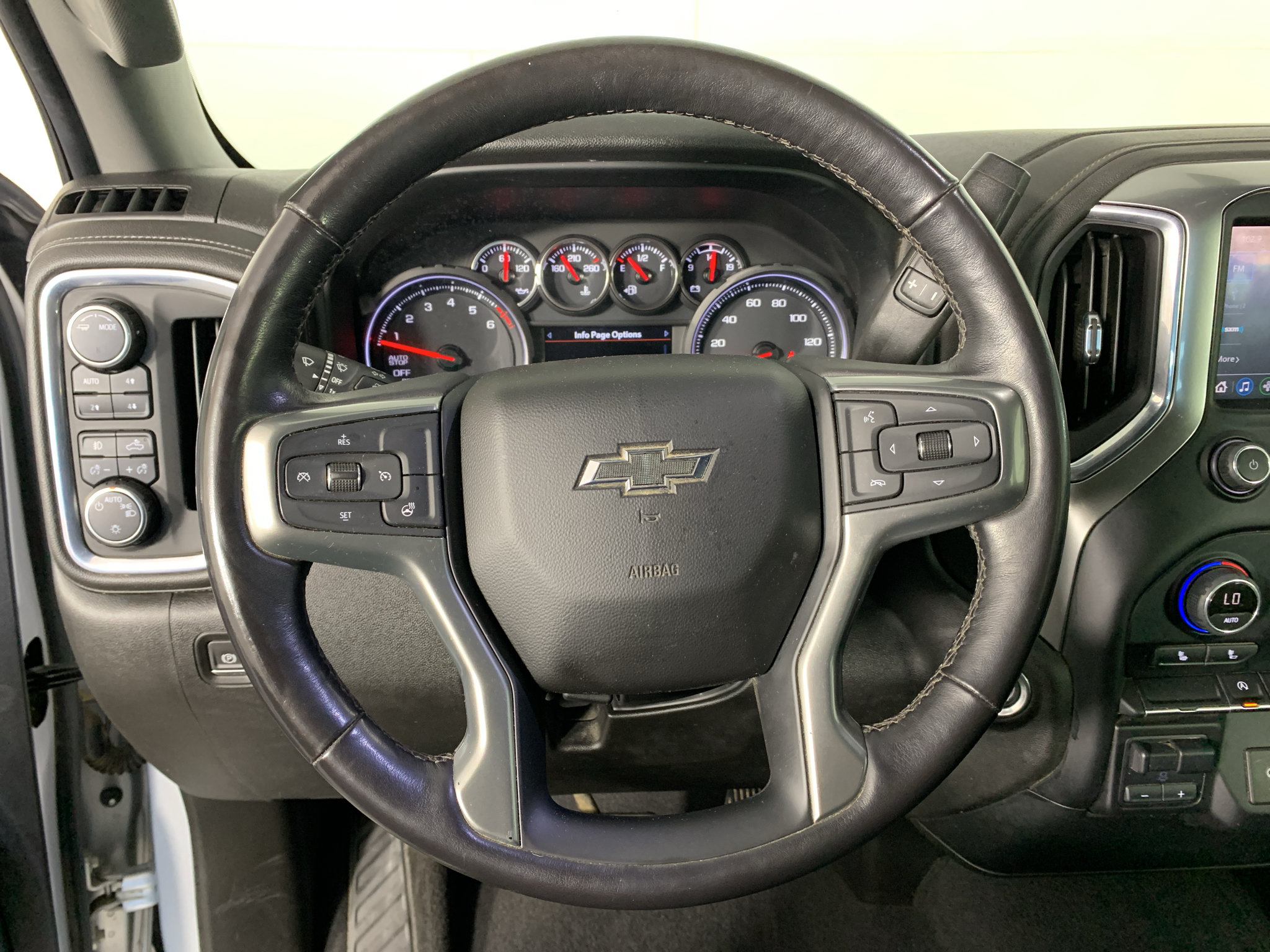 Used 2022 Chevrolet Silverado 1500 RST AWD/4WD image 19