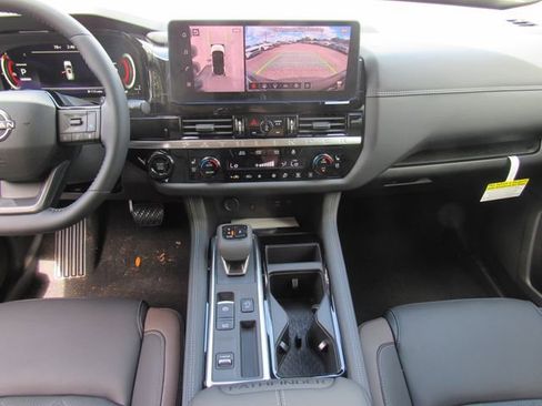 New 2026 Nissan Pathfinder Platinum FWD image 20