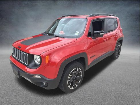 Used 2023 Jeep Renegade Latitude AWD/4WD image 2