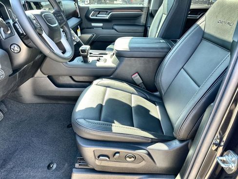 New 2026 GMC Sierra 1500 Denali w/ Denali Reserve Package image 24