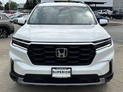 Used 2025 Honda Pilot EX-L image 11