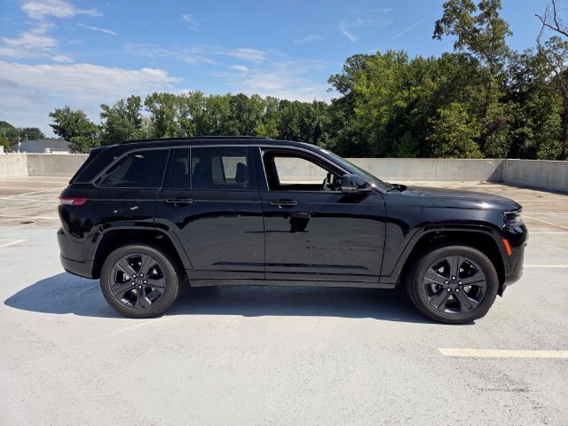 New 2027 Jeep Grand Cherokee Limited AWD/4WD image 10
