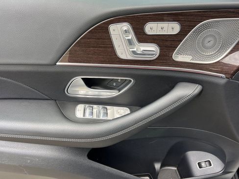 Used 2025 Mercedes-Benz GLS 450 4MATIC image 15