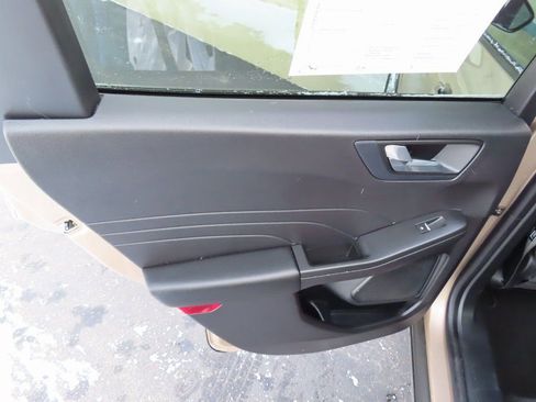 Used 2021 Ford Escape SE w/ Convenience Package image 31