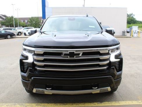 Used 2024 Chevrolet Silverado 1500 High Country AWD/4WD image 8