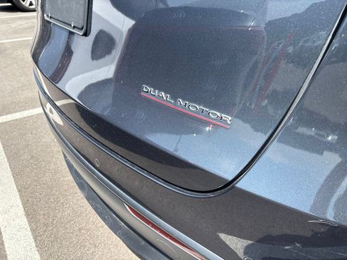 Used 2022 Tesla Model Y Performance AWD/4WD image 12