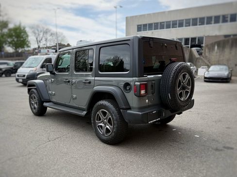Used 2018 Jeep Wrangler Unlimited Sport S AWD/4WD image 12