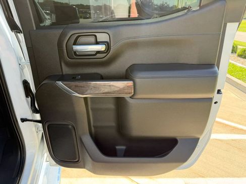 Used 2020 Chevrolet Silverado 1500 LTZ AWD/4WD image 36