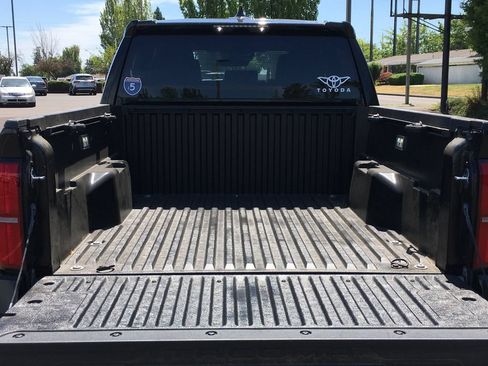 Used 2024 Toyota Tacoma TRD Sport AWD/4WD image 6