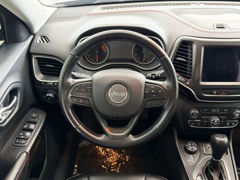 Used 2020 Jeep Cherokee Trailhawk w/ Cold Weather Group AWD/4WD image 22