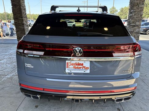 Used 2024 Volkswagen Atlas Cross Sport SEL R-Line AWD/4WD image 7