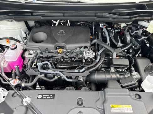New 2026 Toyota Sienna LE FWD image 8