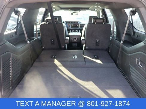 Used 2024 GMC Yukon XL Denali image 13