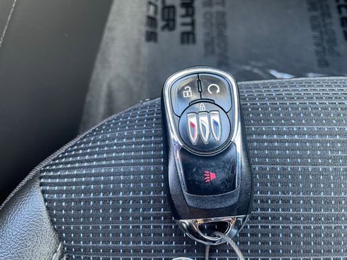 Used 2025 Buick Envista Preferred image 22