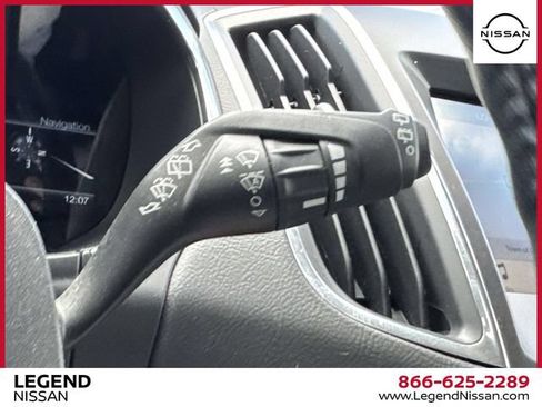 Used 2019 Ford Edge Titanium w/ Equipment Group 301A AWD/4WD image 21