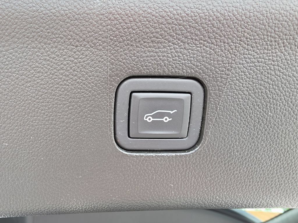 Certified 2023 Buick Enclave Essence FWD image 22