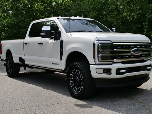 Used 2024 Ford F250 Platinum AWD/4WD image 4