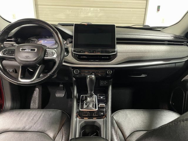 Used 2022 Jeep Compass Latitude w/ Sun and Sound Group AWD/4WD image 13