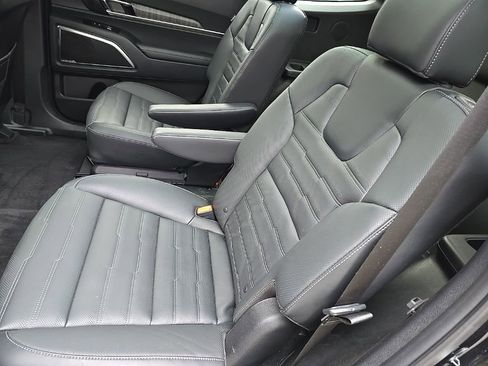 Used 2024 Kia Telluride SX Prestige w/ Towing Package image 10